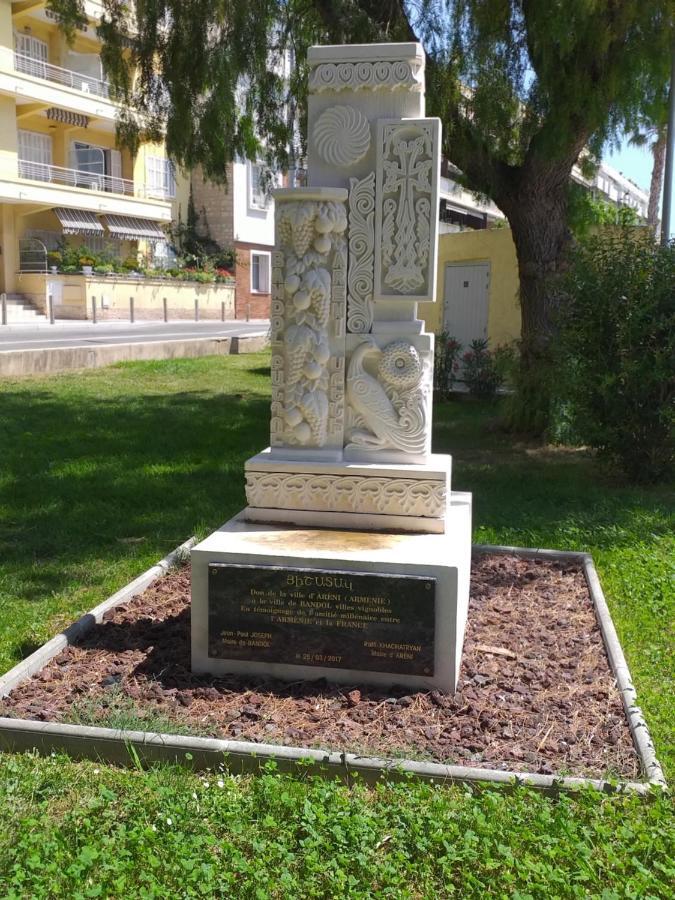 Joli studio res au calme en rez de jardin à Bandol. Esterno foto
