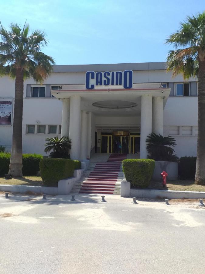 Joli studio res au calme en rez de jardin à Bandol. Esterno foto