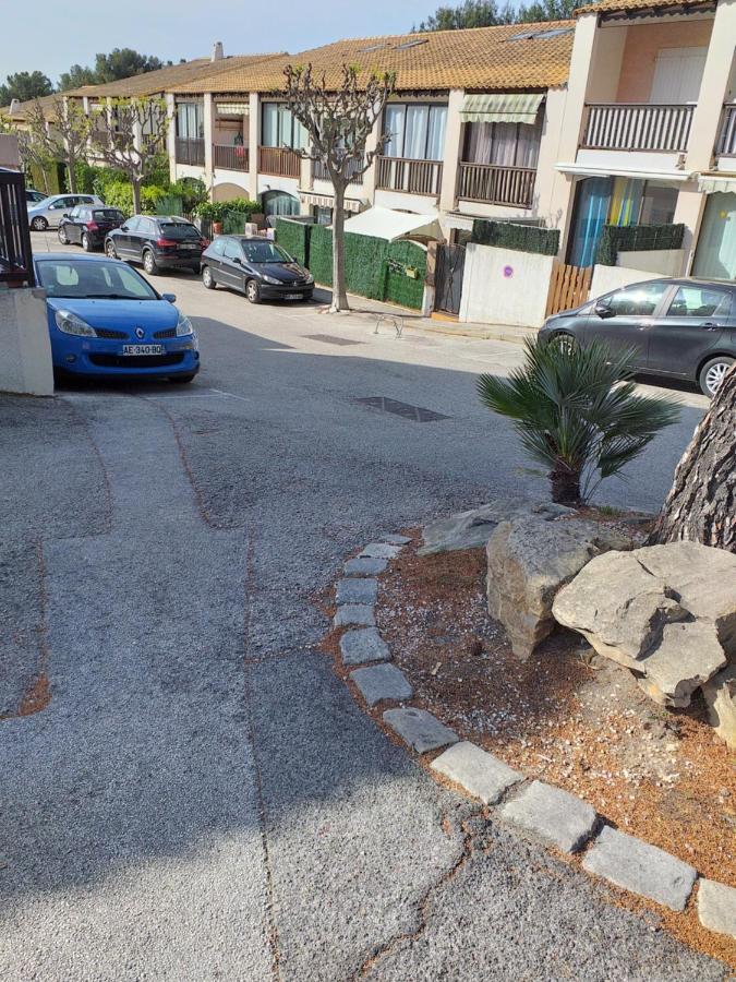 Joli studio res au calme en rez de jardin à Bandol. Esterno foto